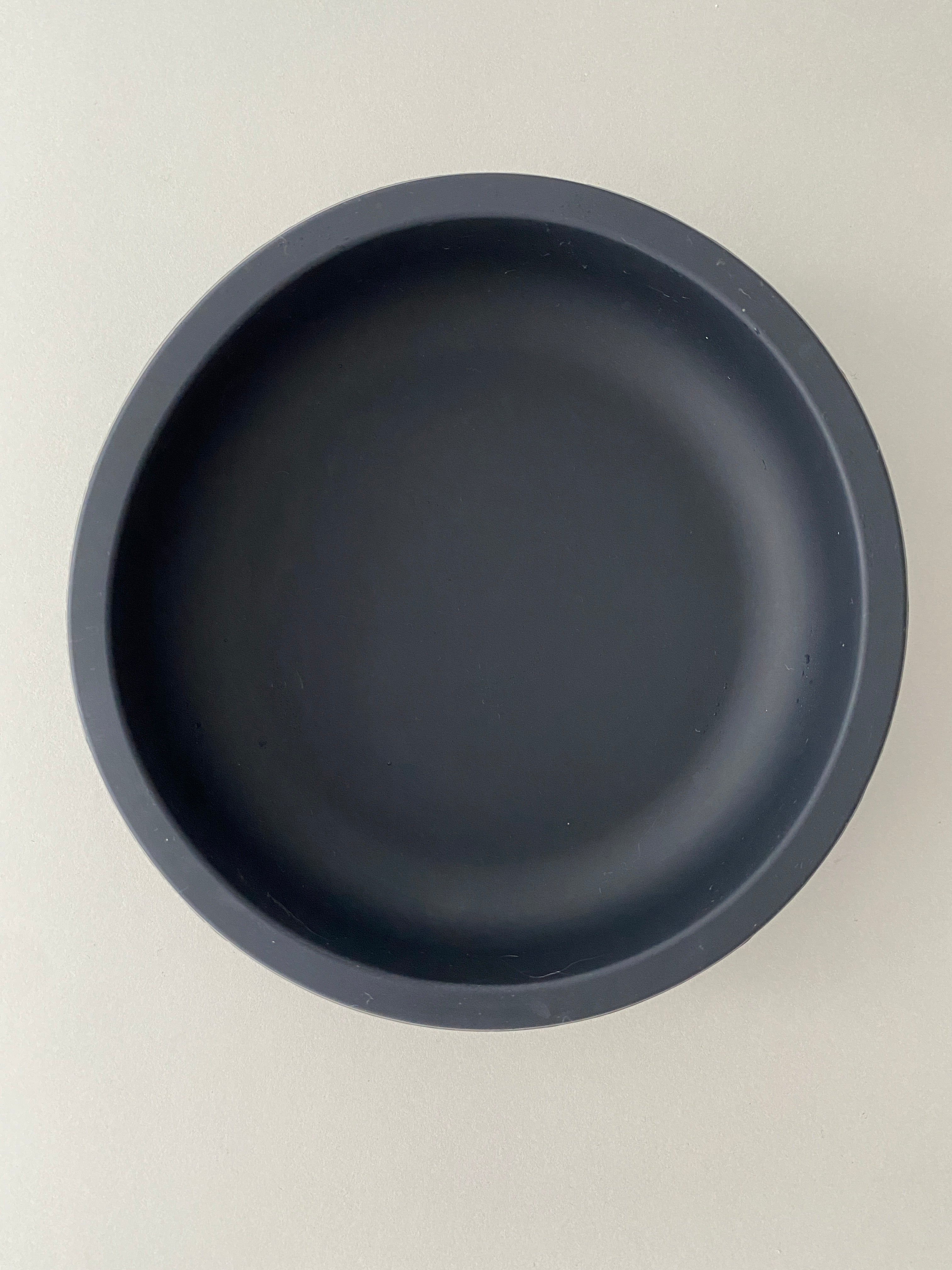 Pois & moi - Assiette en silicone nuit sombre