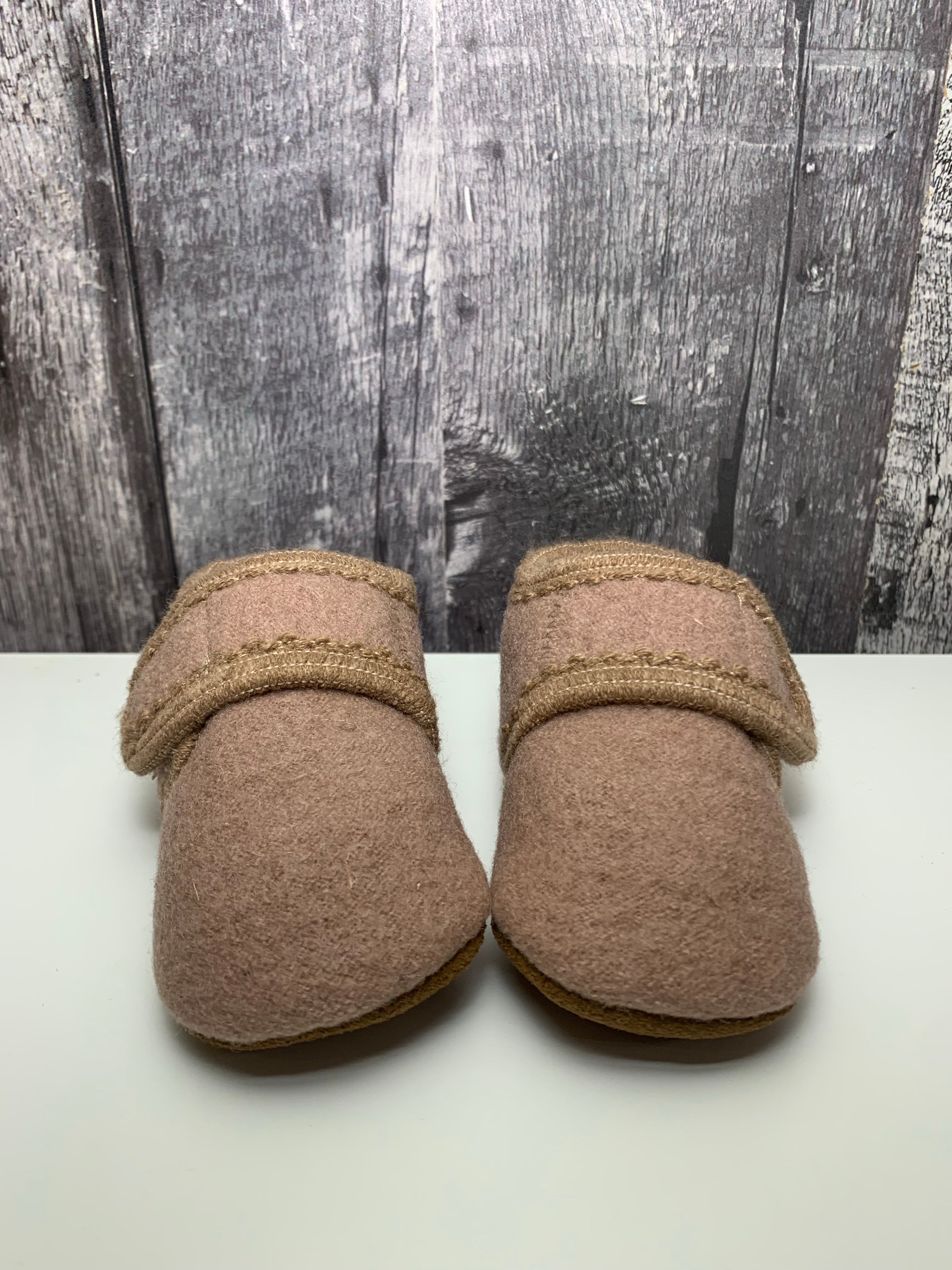 En-Fant - Pantoufle en laine vieux rose semelles en suède